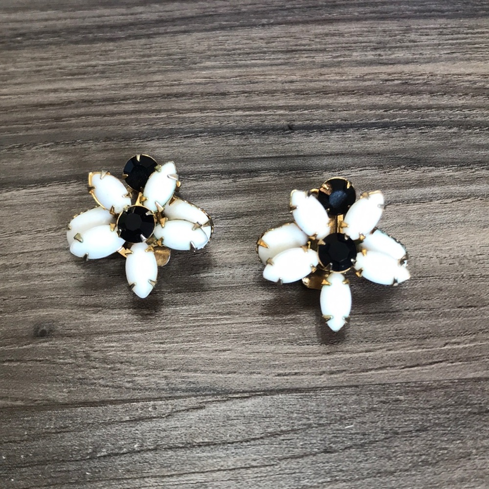 Beau Jewels vintage clip on flower earrings